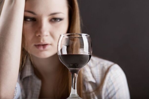 femme buvant du vin comment arrêter de boire